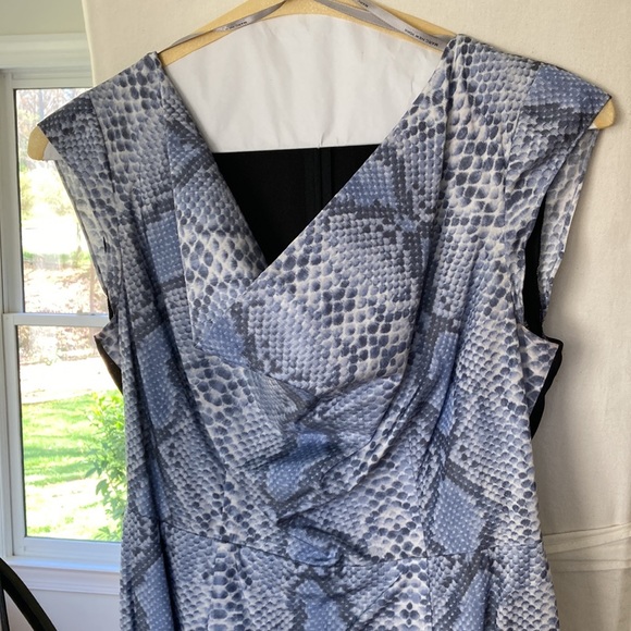 Andrew Marc- Marc New York blue/gray python patterned cocktail dress size 6. - Picture 3 of 3